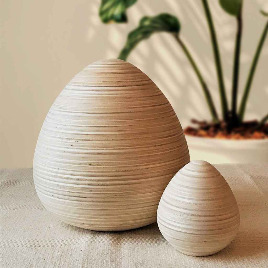 Bronzen urn 'Oval tree': een blijvende band in brons
