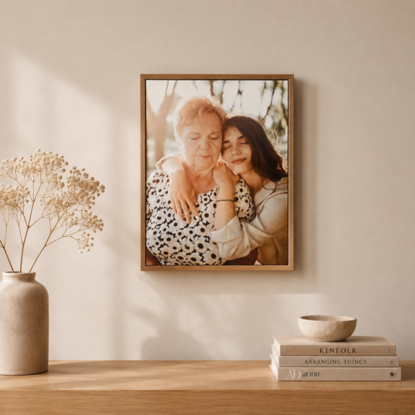 Mooie houten urne voor thuis. Wandurne voor aan de muur. Urne voor thuisbewaring met foto kader. Kunsturne. Houten urne om aan de muur te hangen, wandcirkel, muurcirkel. Personaliseerbaar met foto van overledene. Urne voor crematieassen. Herinnerigsobject.